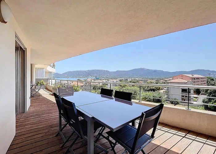 Elegant Design With Balcony And Pool