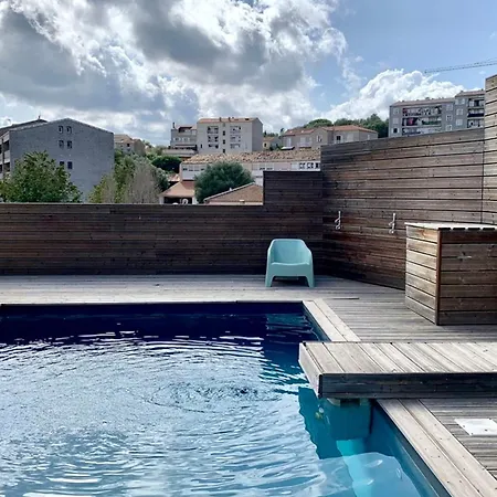 Apartment Elegant Design With Balcony And Pool *