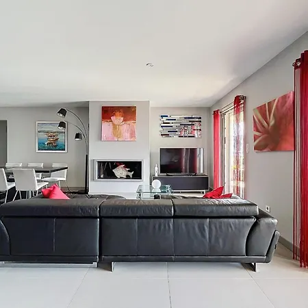 Elegant Design With Balcony And Pool Porto-Vecchio
