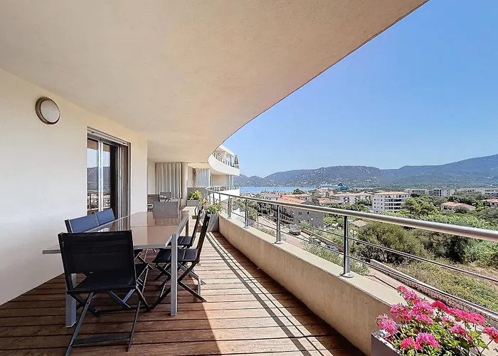 Elegant Design With Balcony And Pool *