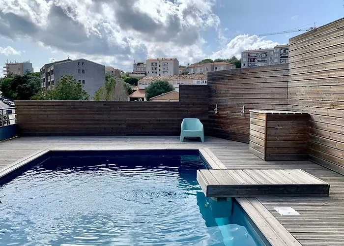 Apartment Elegant Design With Balcony And Pool *